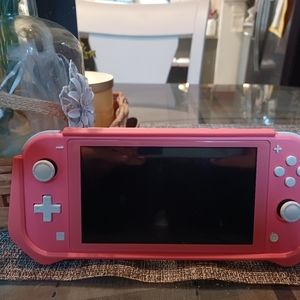 NIENTENDO SWITCH LITE WITH GAMES
